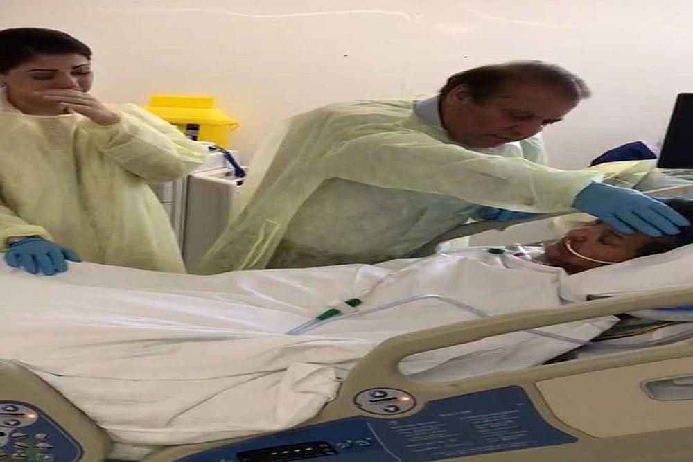 ‘Open Your Eyes Kulsoom’: Nawaz Sharif Bids Farewell To Wife
