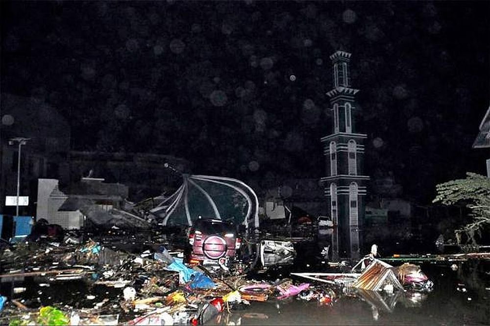 More Than 800 Dead In Indonesia Quake-Tsunami Disaster