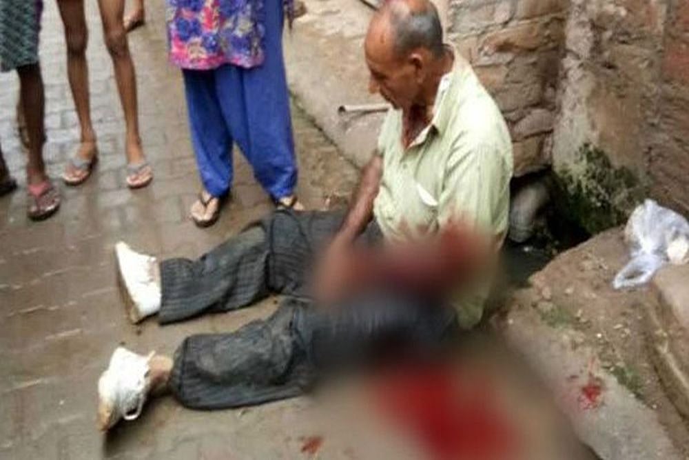 Allahabad: Retired Cop Beaten To Death, People Watched; Video Goes Viral