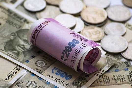 Rupee Falls 19 Paise to 85.15 Against Dollar Amid India–Pakistan Tensions And Stronger Greenback