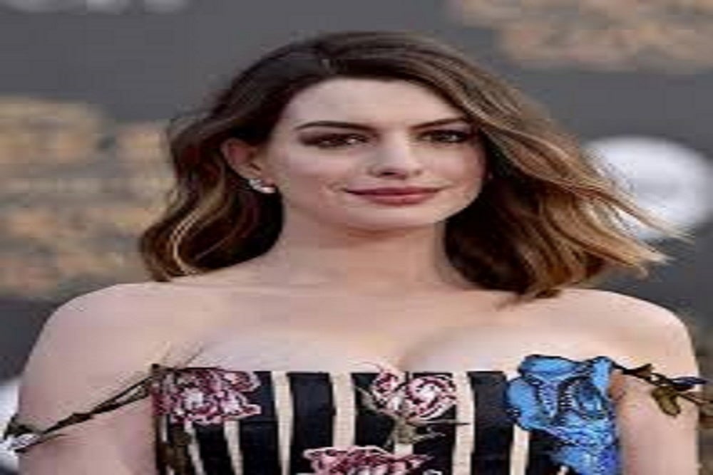 Anne Hathaway To Get Human Rights Award
