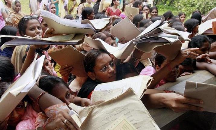 7000 Applicants For 13 Canteen Waiter Posts In Maharashtra Secretariat, Most Of Them Graduates