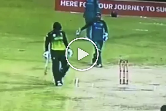 WATCH: Pakistan Captain Sarfraz Ahmed Caught Saying... | Outlook India