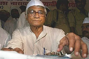 When George Fernandes Refused To Attend Office For 3 Days After Being Named Railway Minister