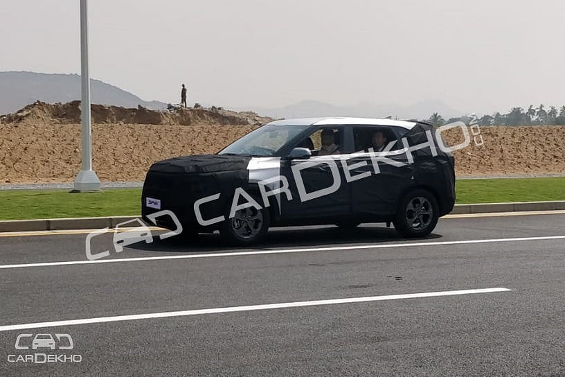 Production-spec Kia SP2i SUV Showcased With Camouflage