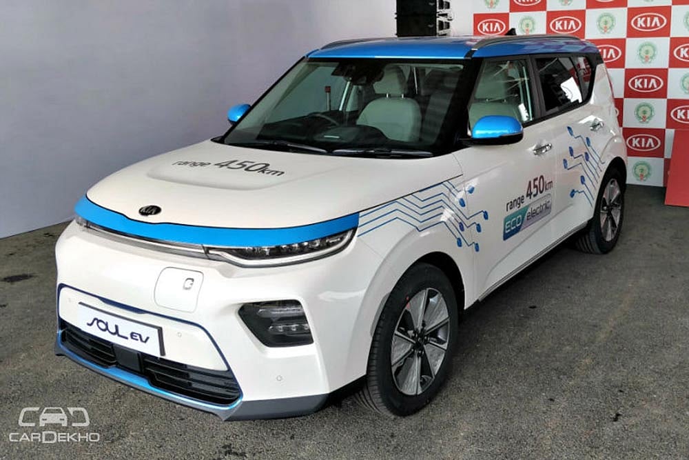 Kia Hands Over New Soul EV To Andhra Pradesh Government