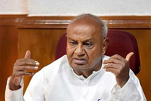 File Image : Deve Gowda Slams Rahul Gandhi Over Wealth Redistribution Promise