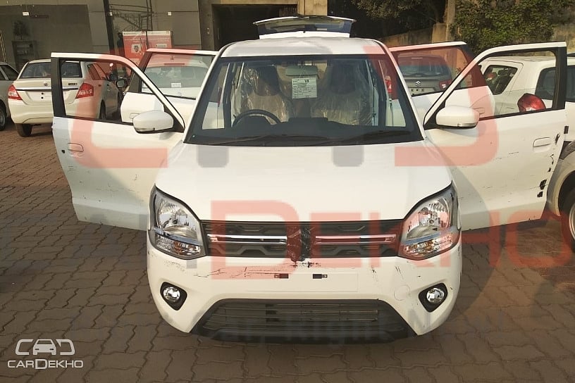 New Maruti Suzuki WagonR 2019 Spied Inside-Out For The First Time; Gets Touchscreen Infotainment System
