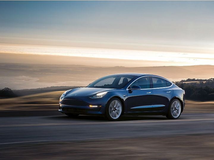 Tesla’s Autopilot System Now Detects Motorcycles