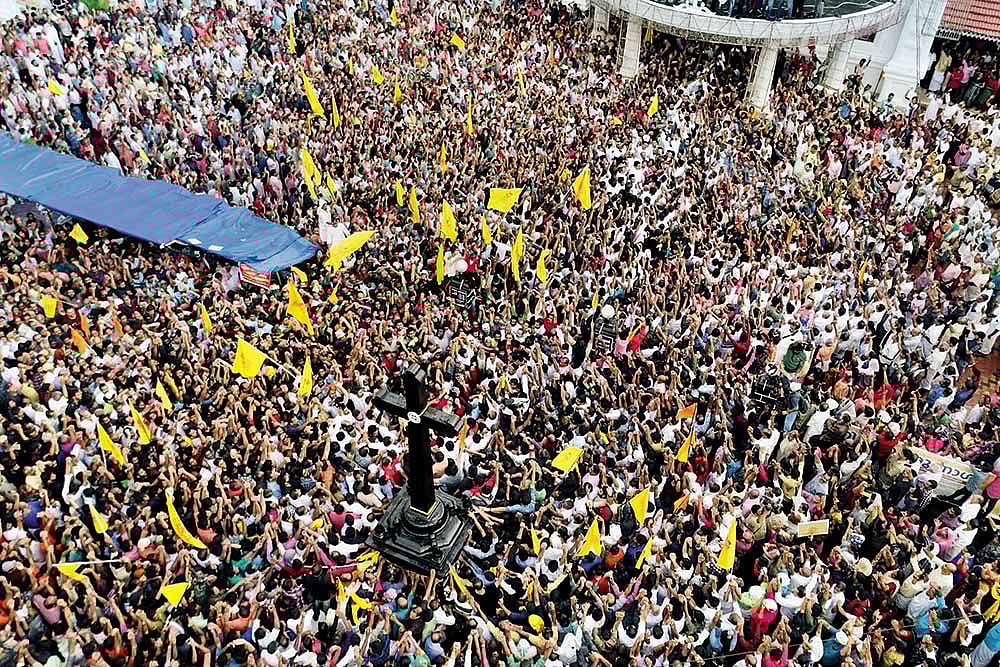 Kerala's Church War Brimmeth Over - Ugly Row Over Funeral Rites, Worship Singe Peace