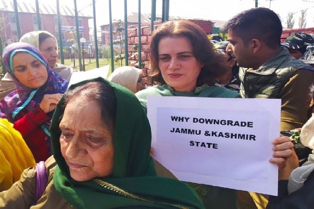 Farooq Abdullah's Sister, Daughter Among Other Protesters Released By Kashmir Police