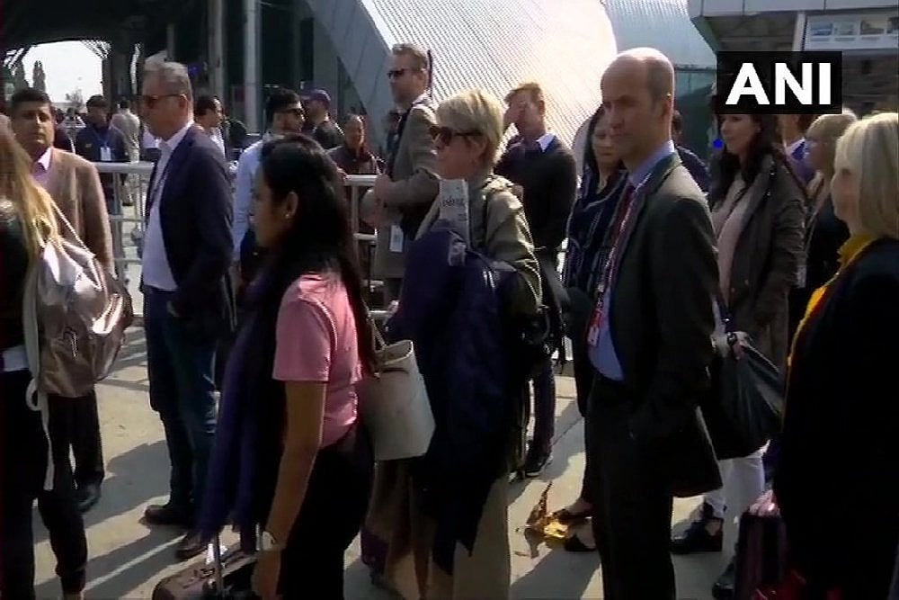 Violent Clashes Break Out As EU MPs Visit Kashmir, 4 Protestors Injured