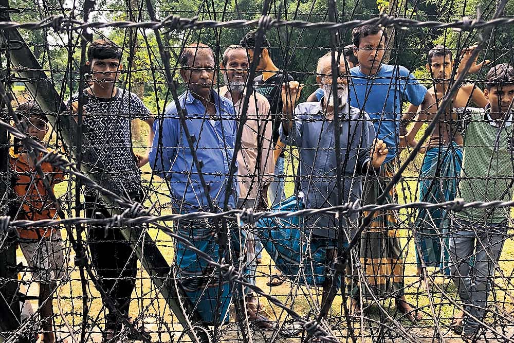 OPINION | The Plight Of The 'Nowhere People' -- Of Pain, Labour and Humiliation