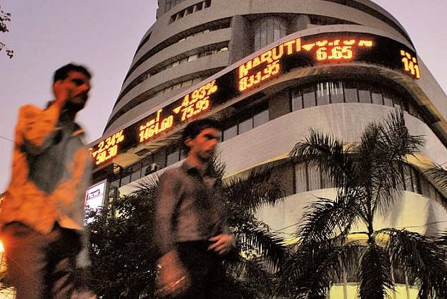 RBI Rate Cut Triggers Decline On Fears Of Economic Woes