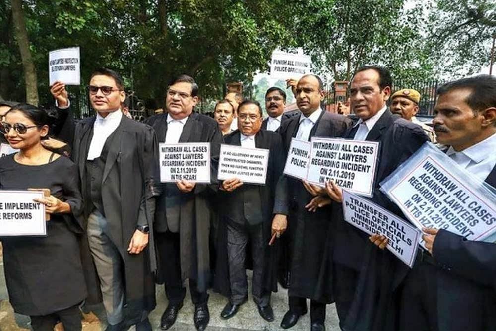 Delhi Lawyers Call Off Strike After 11-Day Protest Against Tis Hazari Clash