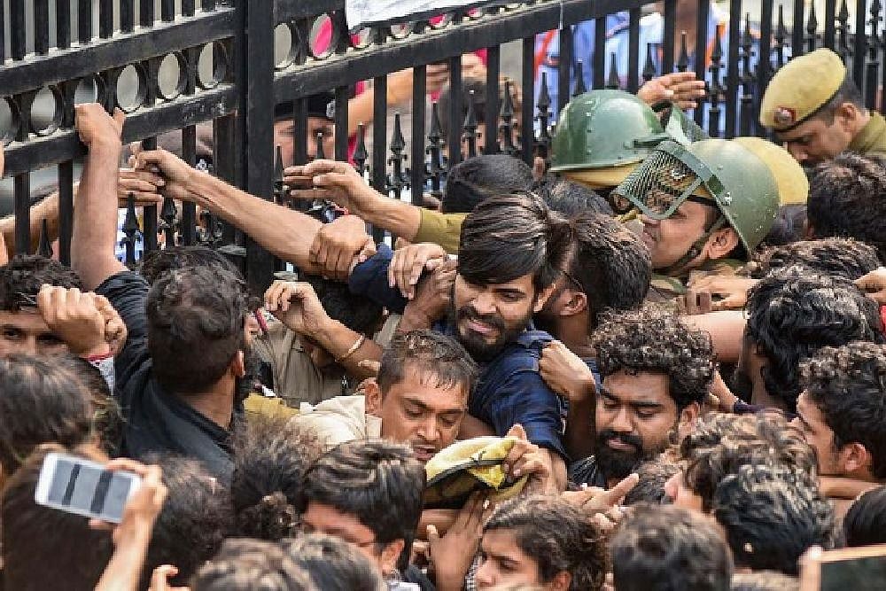FIR Over 'Vandalism Of Public Property' In JNU After Students Protest Over Fee Hike