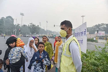 Mumbai Weather & AQI Alert: Warm Temperatures Persist as Air Quality Deteriorates to Severe Levels