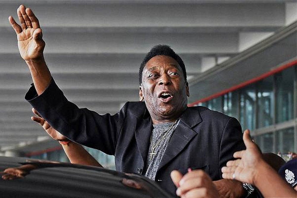 Messages have been pouring in for Pelé's recovery since the news of his hospital visit broke out.