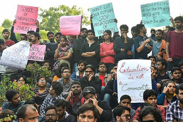 ABVP Protests JNU Fee Hike, Demands Scrapping Of HRD Ministry Panel
