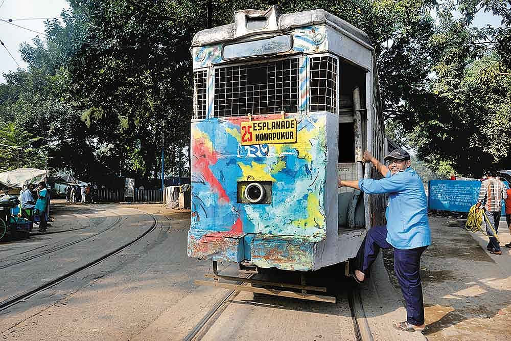 24 Hours In Life Of Mohammed Sayeed: Always On Track With Calcutta's Splendour