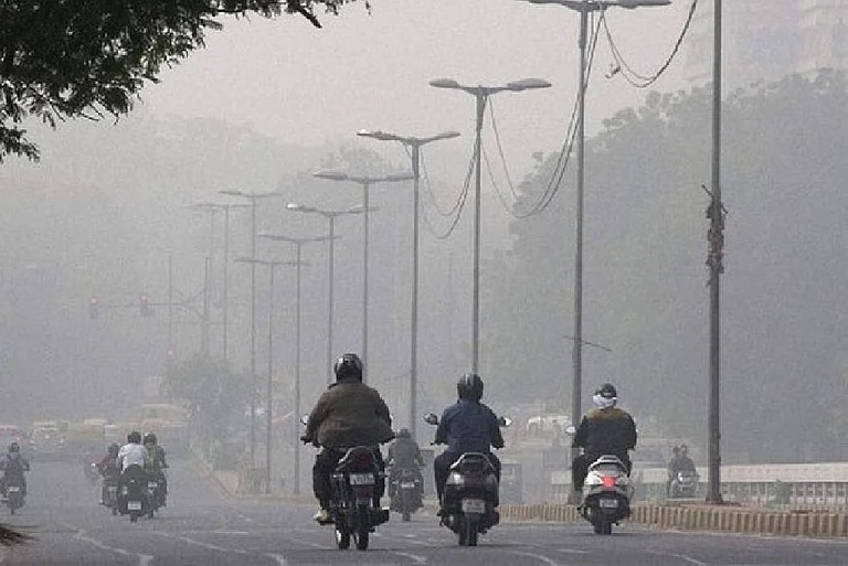 Air Quality Dips To 'Severe' In Several Parts Of Delhi, Haze Returns - null