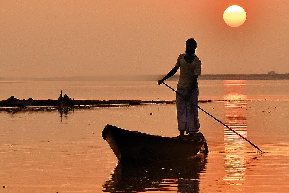 Another Day, Another Journey: 24 Hours In The Life Of A Brahmaputra Boatman