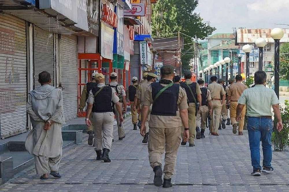 Protests By J&K Detained Leaders Over Frisking Of Their Kids, Kin By Police