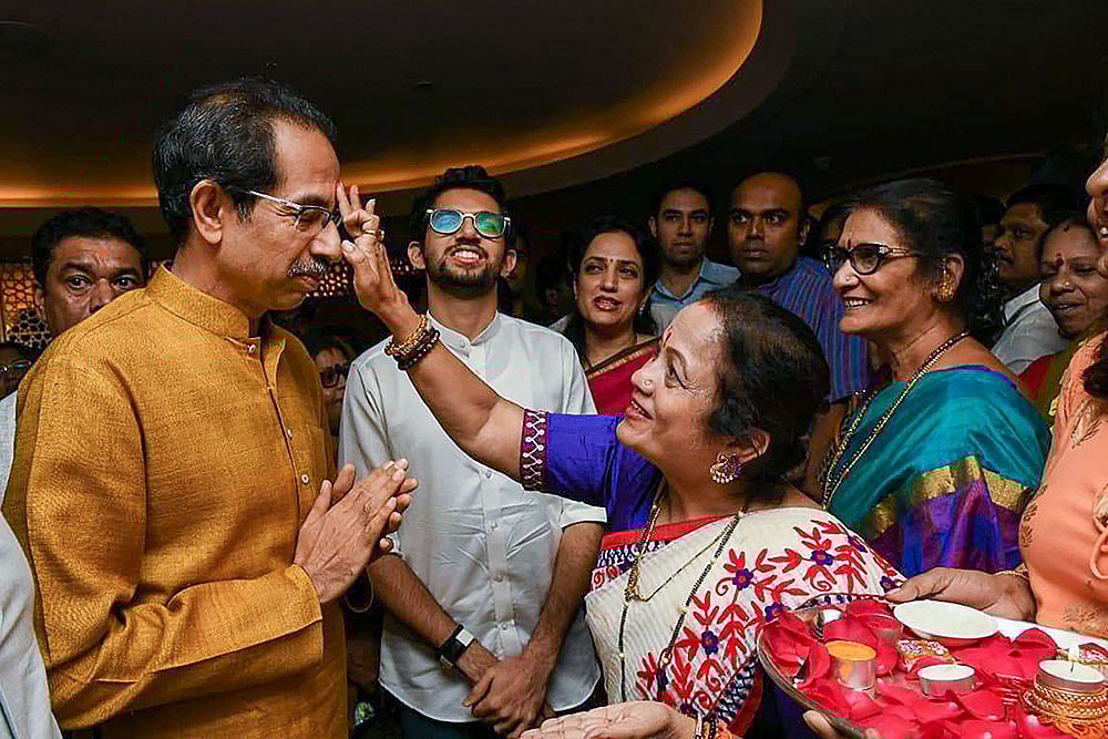 Uddhav Thanks Sonia, Others After Being Nominated For Maha CM's Post By Sena-Cong-NCP Alliance