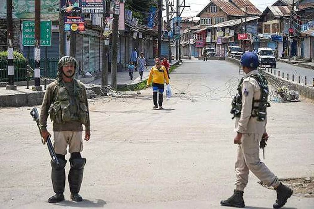 SC Reserves Verdict On Pleas Challenging Curbs In Jammu And Kashmir