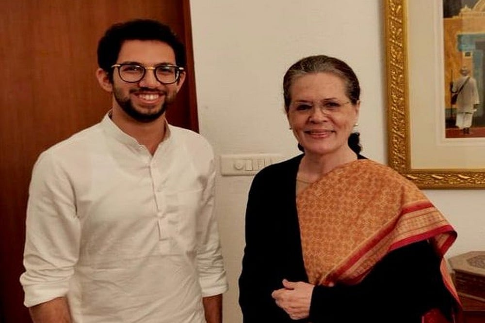 Aaditya Thackeray Invites Sonia, Manmohan For Uddhav's Oath Ceremony
