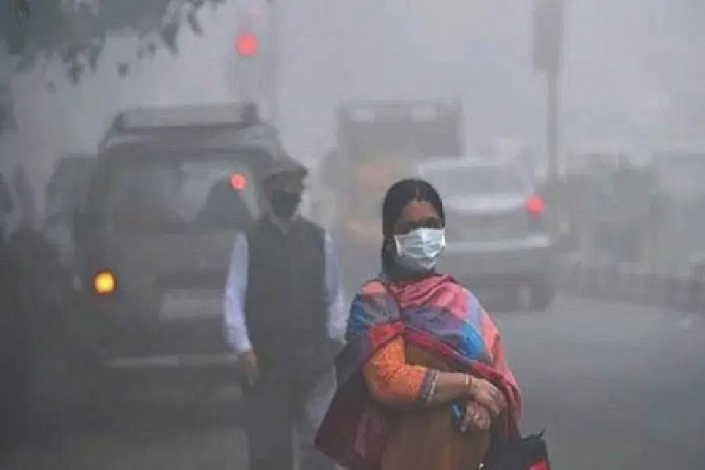 Pollution Rises To Hazardous Levels; 32 Flights Diverted From Delhi As Thick Smog Engulfs Delhi-NCR