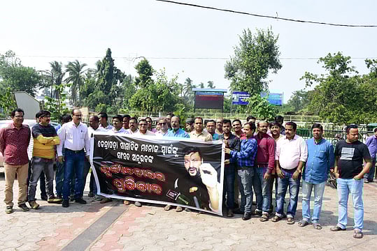 In Rare Show Of Unity, Odisha Journalists Protest Against BJD MP's Misbehaviour With Scribe
