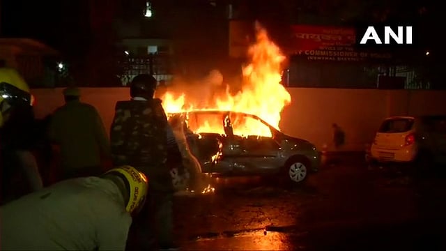 Anti-CAA Protests Live Updates: 5 Killed In Uttar Pradesh; Violent Clashes In Old Delhi