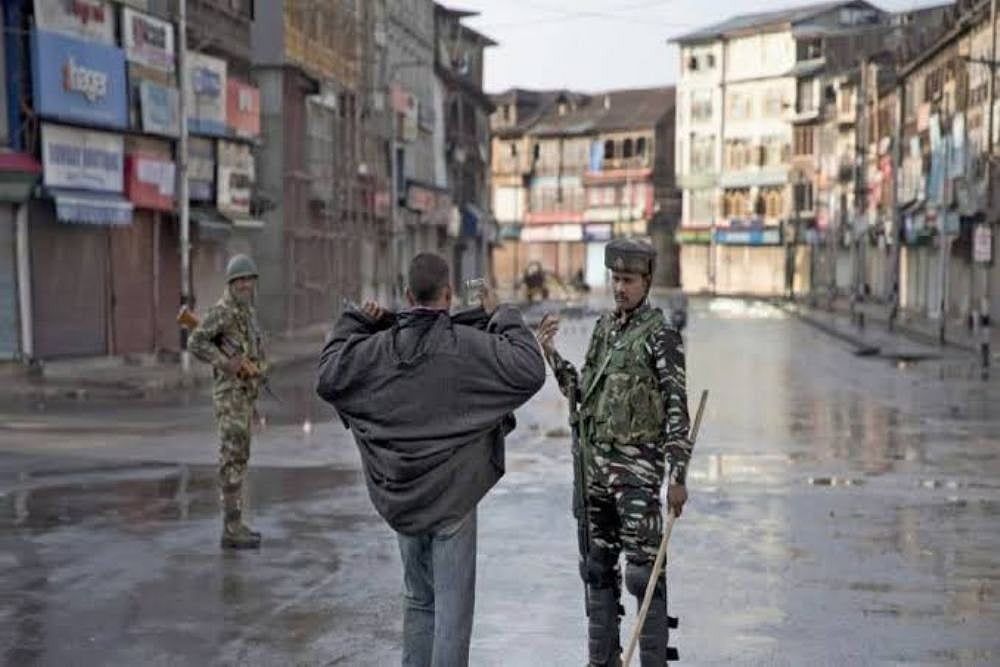 Internet In Govt Hospitals, SMS Services In Kashmir Valley To Be Restored On December 31 Midnight