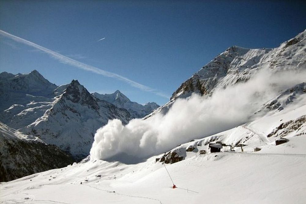 Five Soldiers Still Missing In Himachal Avalanche, Rescue Operation Continues