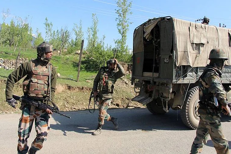 Indo-Pak Tension: Pak Shelling Continues Along LoC, India Responds Firmly - | PTI