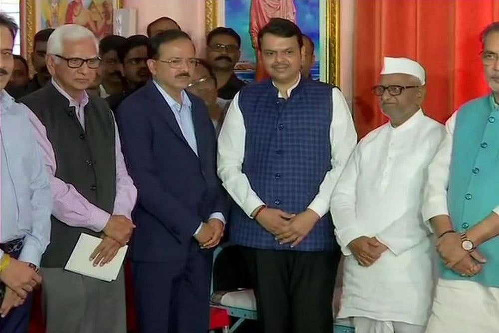 Anna Hazare Calls Off Fast Over Lokpal, Says Happy With Outcome Of Talks With CM Fadnavis