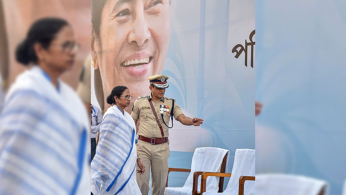 West Bengal Chief Minister Mamata Banerjee with Kolkata Police commissioner Rajeev Kumar in Kolkata.