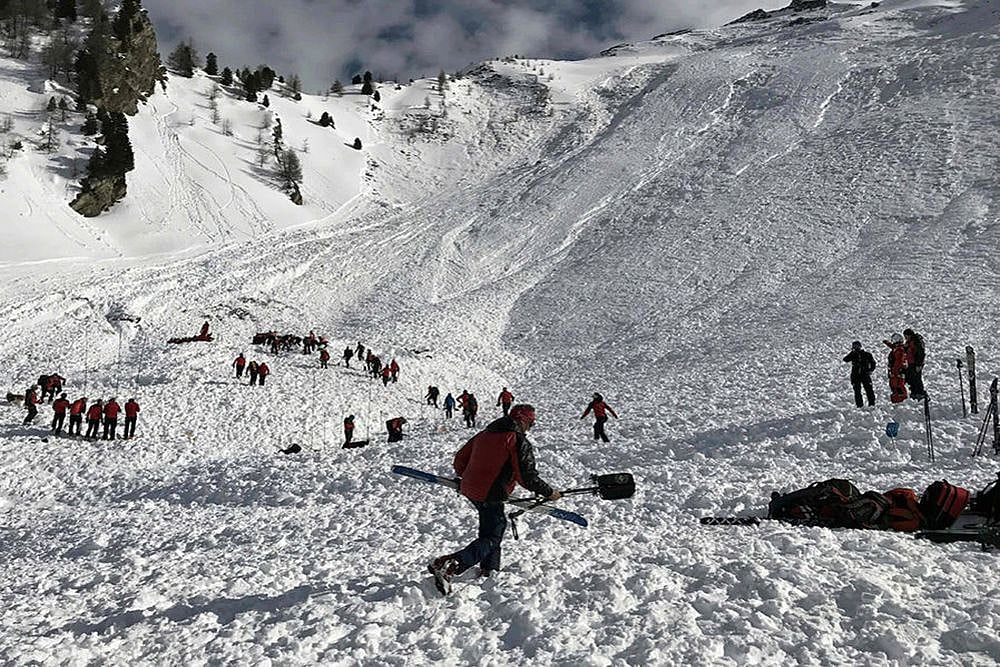 Himachal Issues Advisory For Avalanche, Delhi-NCR Receives Light Rain