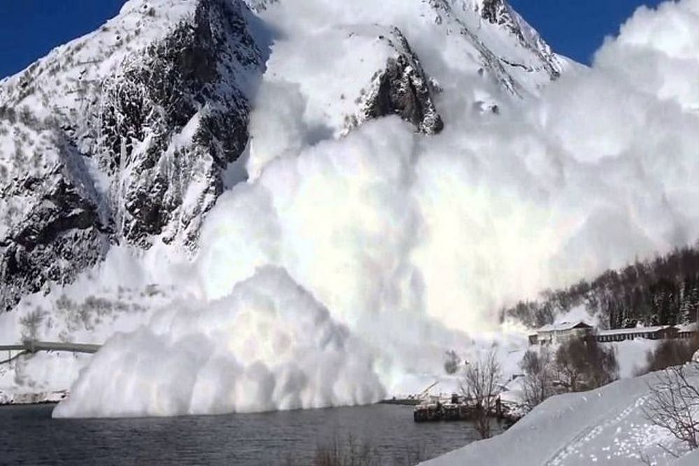 Death Toll In Jammu And Kashmir's Kulgam Avalanche Reaches Eight After Another Cop's Death