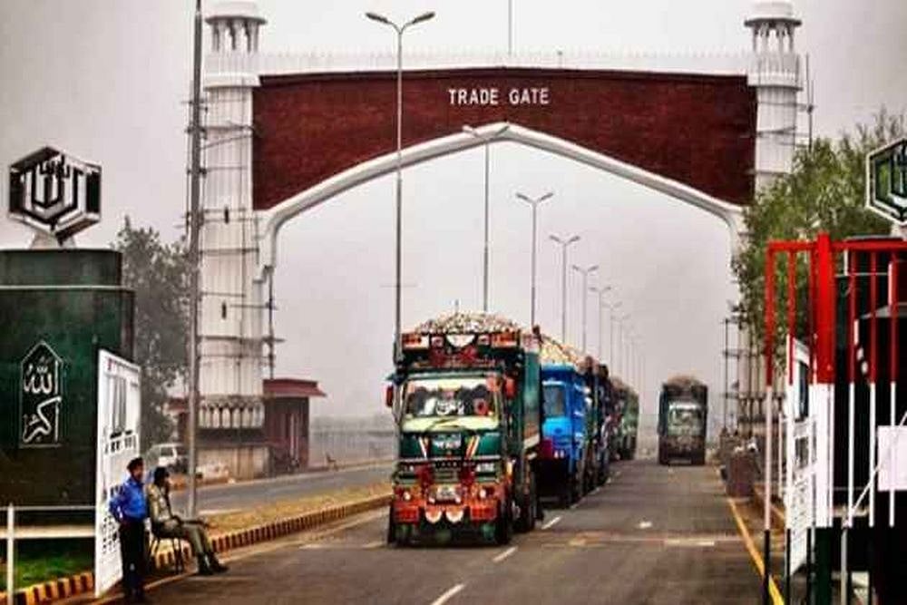 Cross-LoC Trade With Pakistan On Srinagar-Muzaffarabad Road Resumes