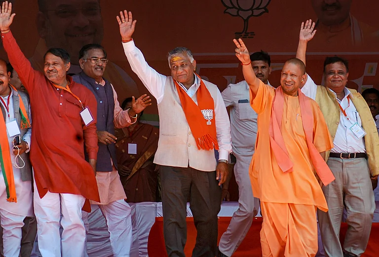 Dadri Lynching Accused Seen Sitting In Front Row At Yogi Adityanath's Rally - null