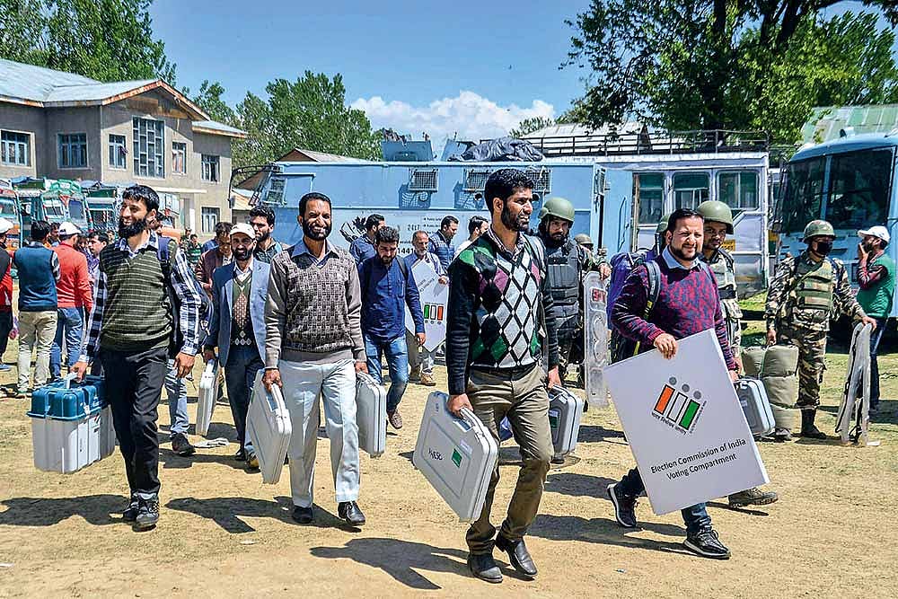 Kashmir’s Empty Voting Machines