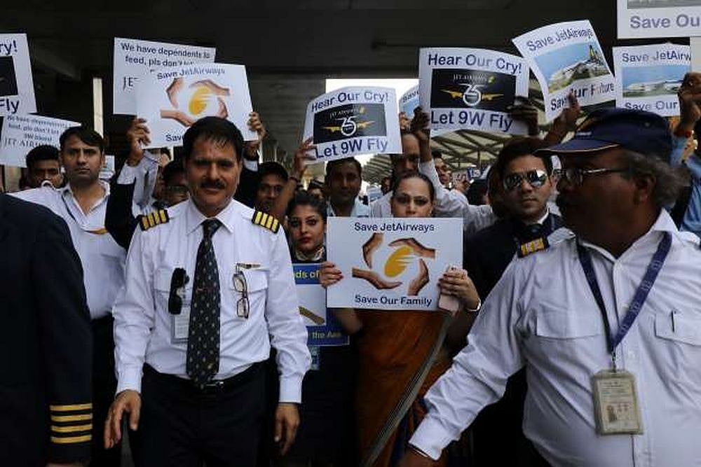 Jet Pilots Accuse SpiceJet Official Of Humiliating Them At Job Interview; Airline Denies Charges