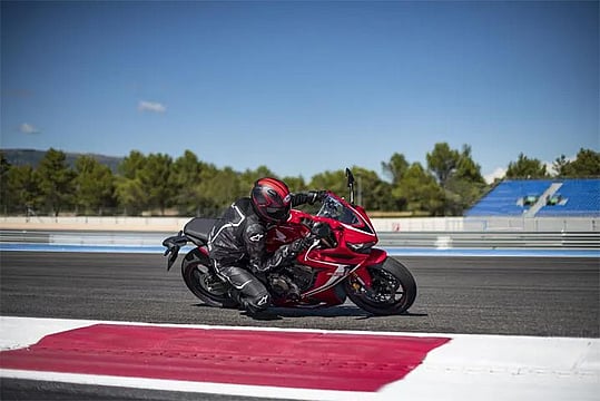 Honda CBR650R vs Honda CBR650F: What’s Changed?