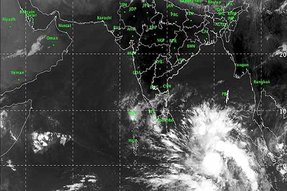 File Photo; representative image  : Cyclone Fani: Depression Over Bay Of Bengal Intensifies Into Cyclonic Storm; Heavy Rain, Thunderstorm Forecast for Kerala