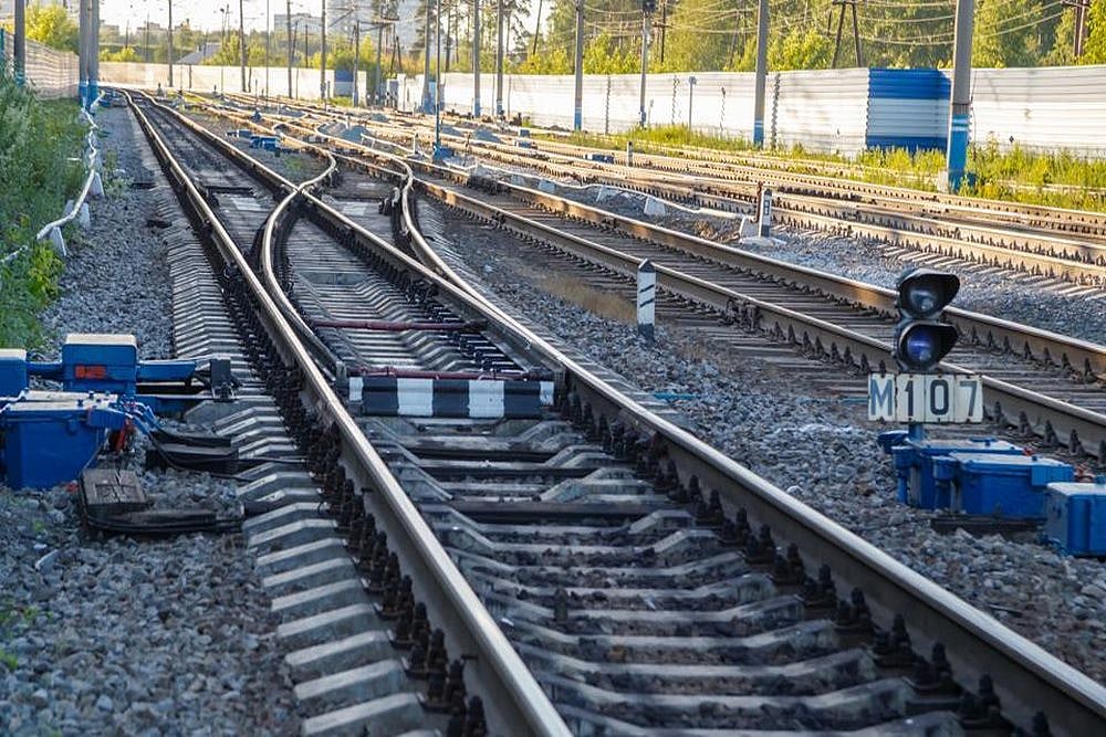 Three People Run Over By Train - null