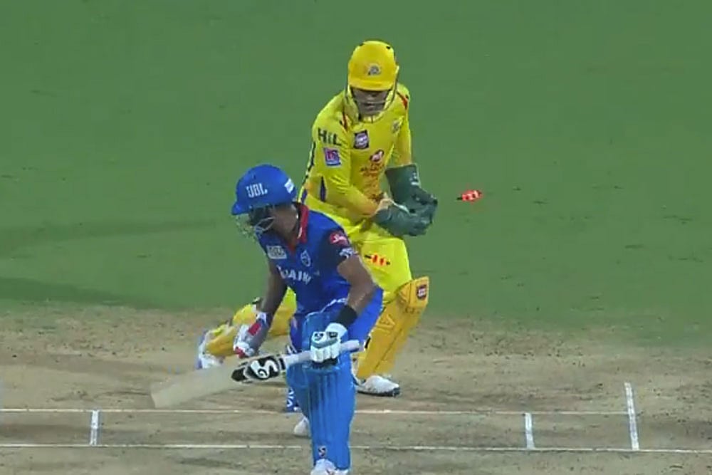 IPL 2019: Keep It Simple, Stupid! MS Dhoni's Wicketkeeping Secrets Revealed – VIDEO