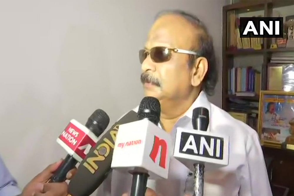 Karnataka Congress Leader Roshan Baig Appeals Muslims To 'Join Hands' With BJP If Need Arises