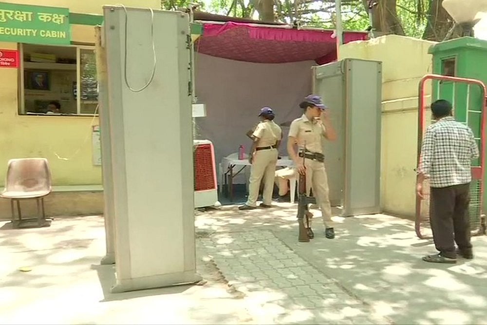 Home Ministry Alerts States About Possible Violence During Counting Of Votes